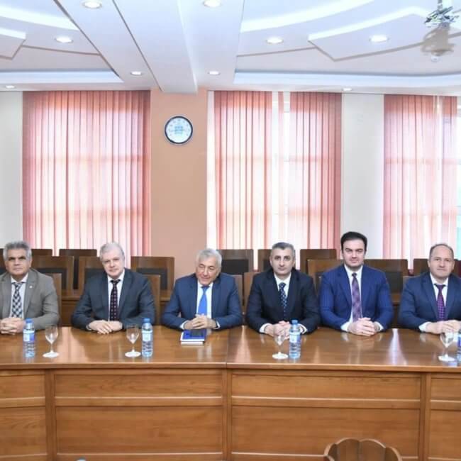 18 dekabrda Azərbaycan Özəl Təhsil Müəssisələri Assosiasiyasının sədri Heydər Eminli Elm və Təhsil Nazirliyi yanında İctimai Şura tərkibində Bakı Mühəndislik Universitetinin qonağı olmuşdu.