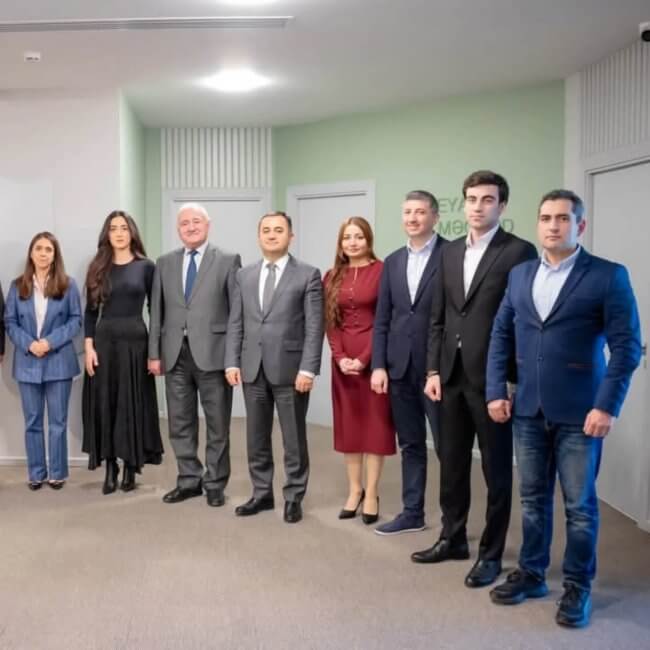 Fevralın 4-də Azərbaycan Özəl Təhsil Müəssisələri Assosiasiyasının sədri Heydər Eminli Elm və Təhsil Nazirliyi yanında İctimai Şura tərkibində Təhsilin İnkişafı Fondunun qonağı olmuşdu.